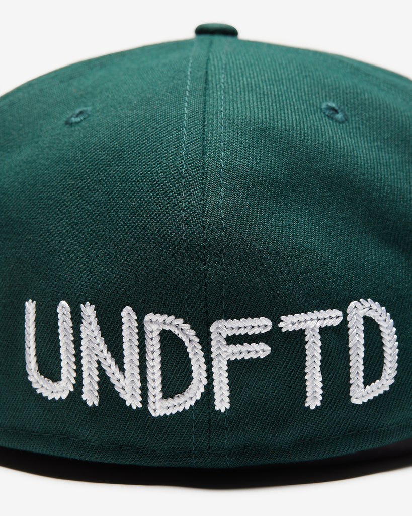 UNDEFEATED X NE CHAINSTITCH FITTED