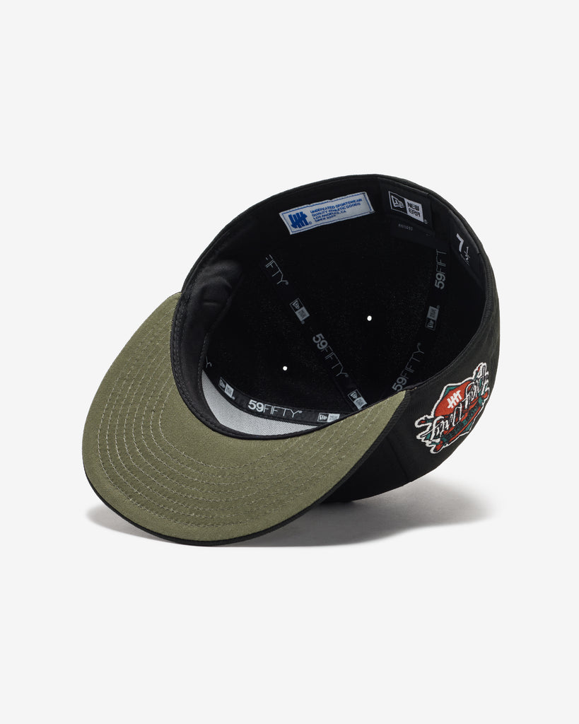 UNDEFEATED X NE ICON CREST FITTED