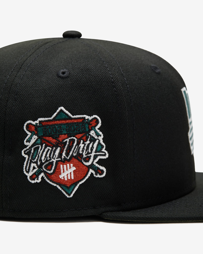 UNDEFEATED X NE ICON CREST FITTED