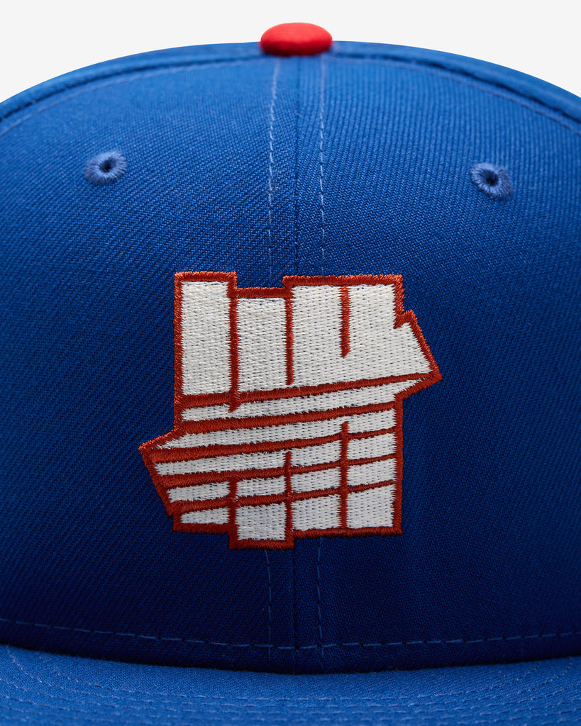 UNDEFEATED X NE ICON CREST FITTED