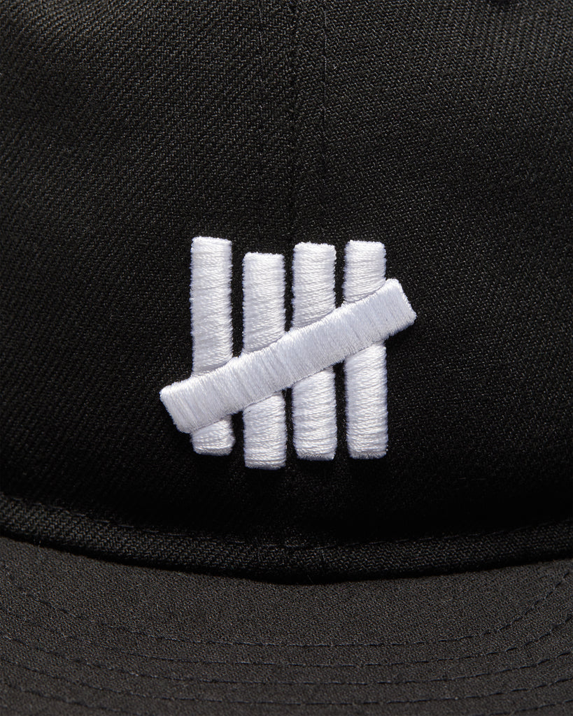 UNDEFEATED X NE ICON SNAPBACK