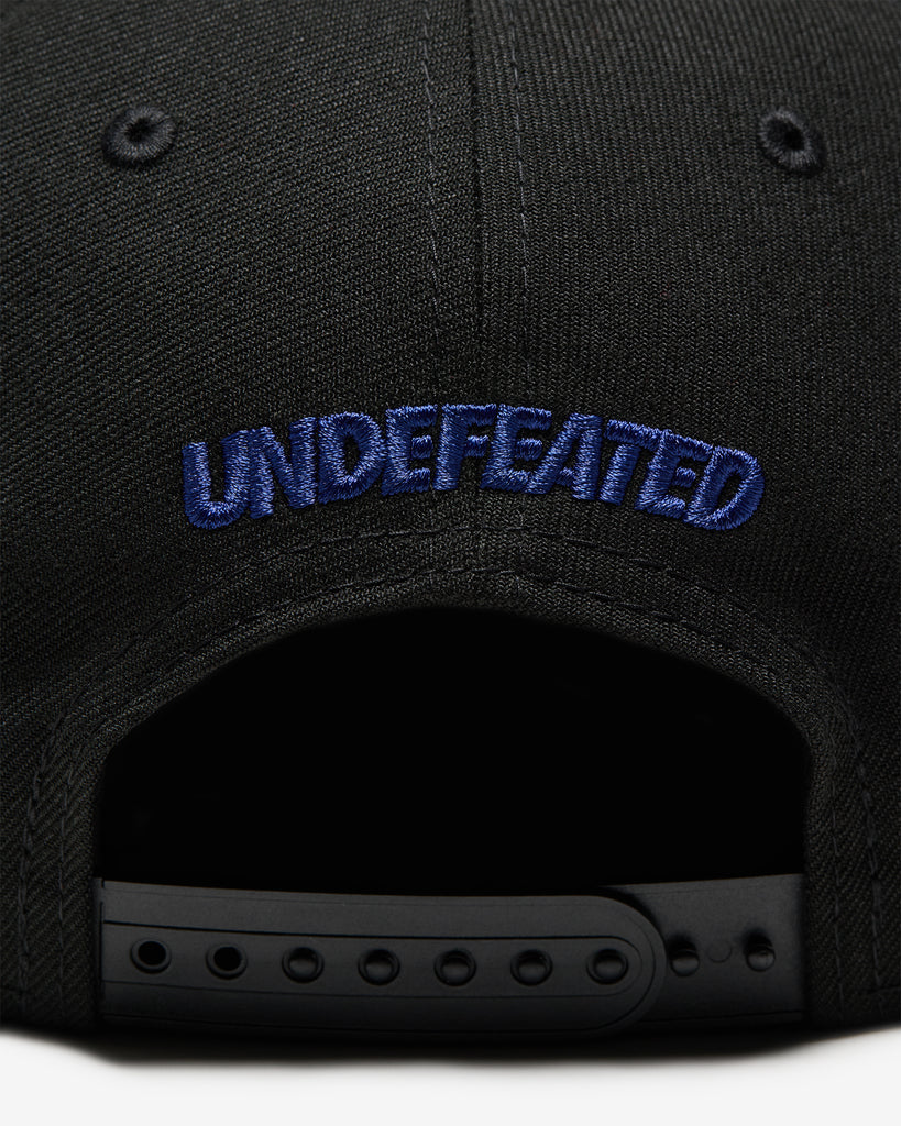 UNDEFEATED X NE STRIPE SNAPBACK
