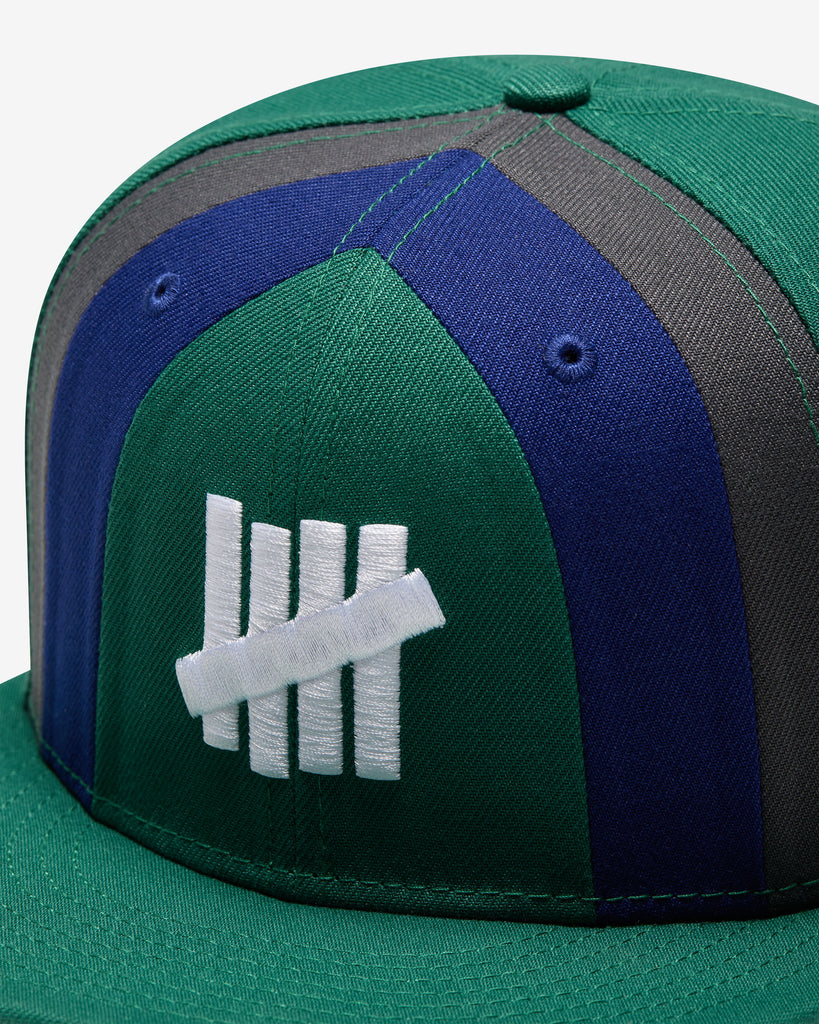 UNDEFEATED X NE STRIPE SNAPBACK
