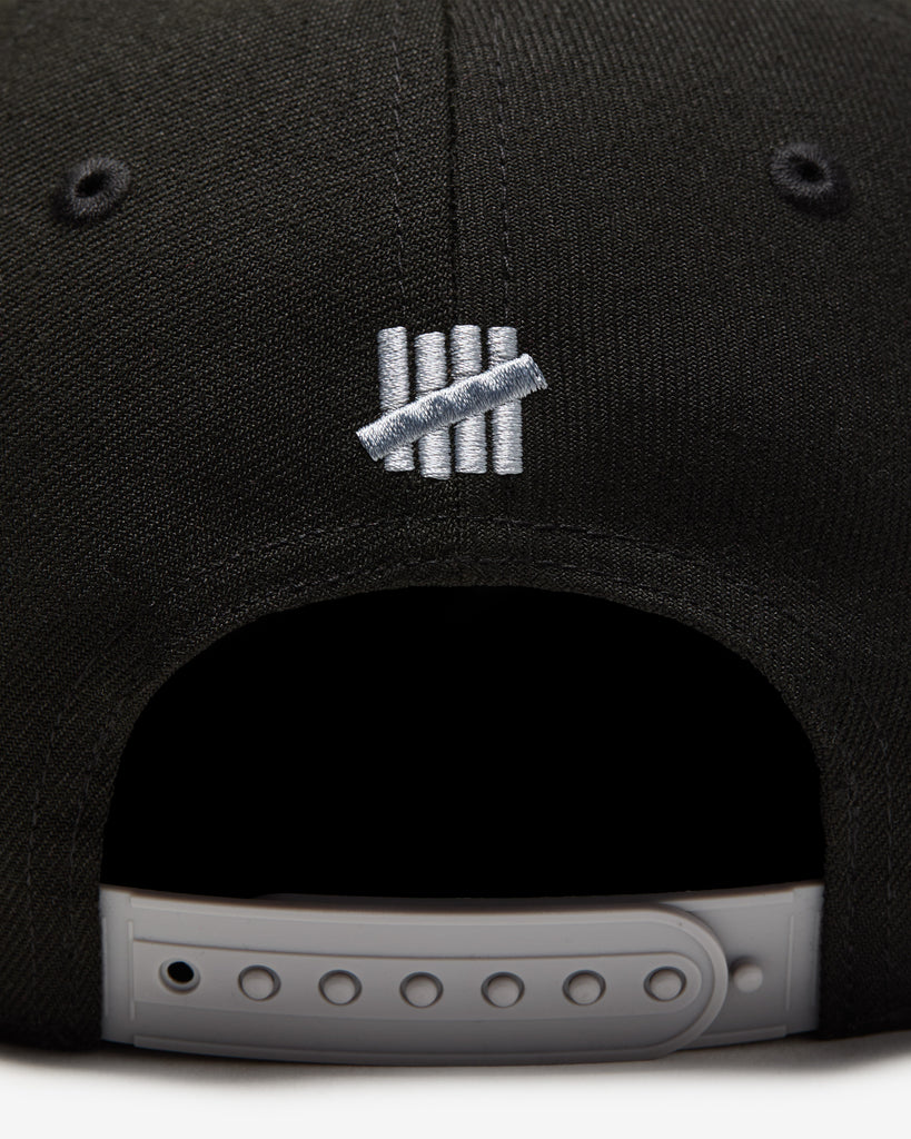 UNDEFEATED PLAY DIRTY SNAPBACK