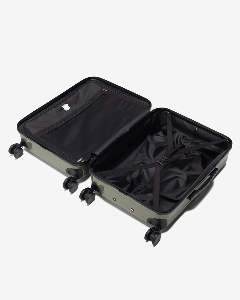 UNDEFEATED CHECK-IN LUGGAGE
