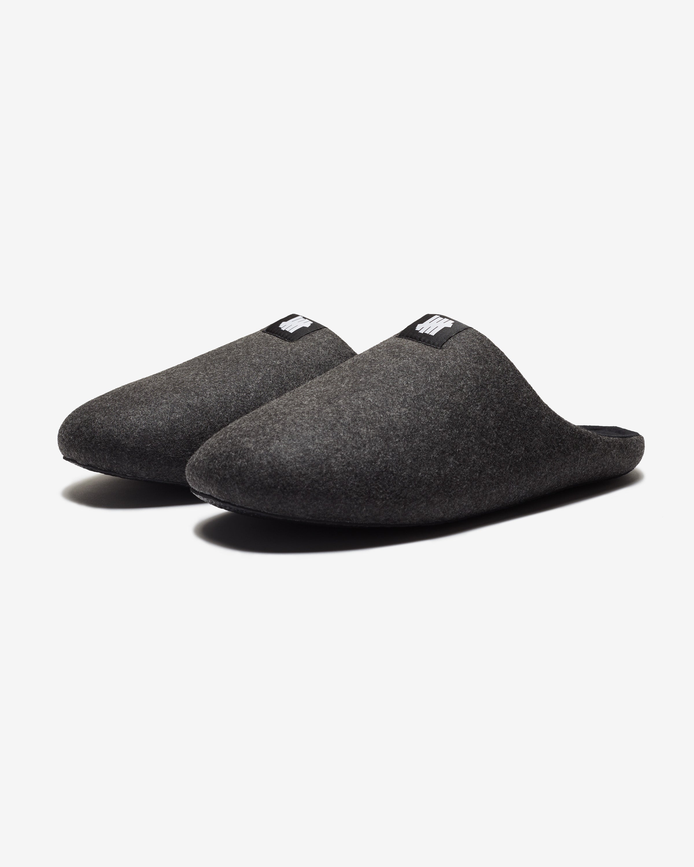Undefeated slippers top