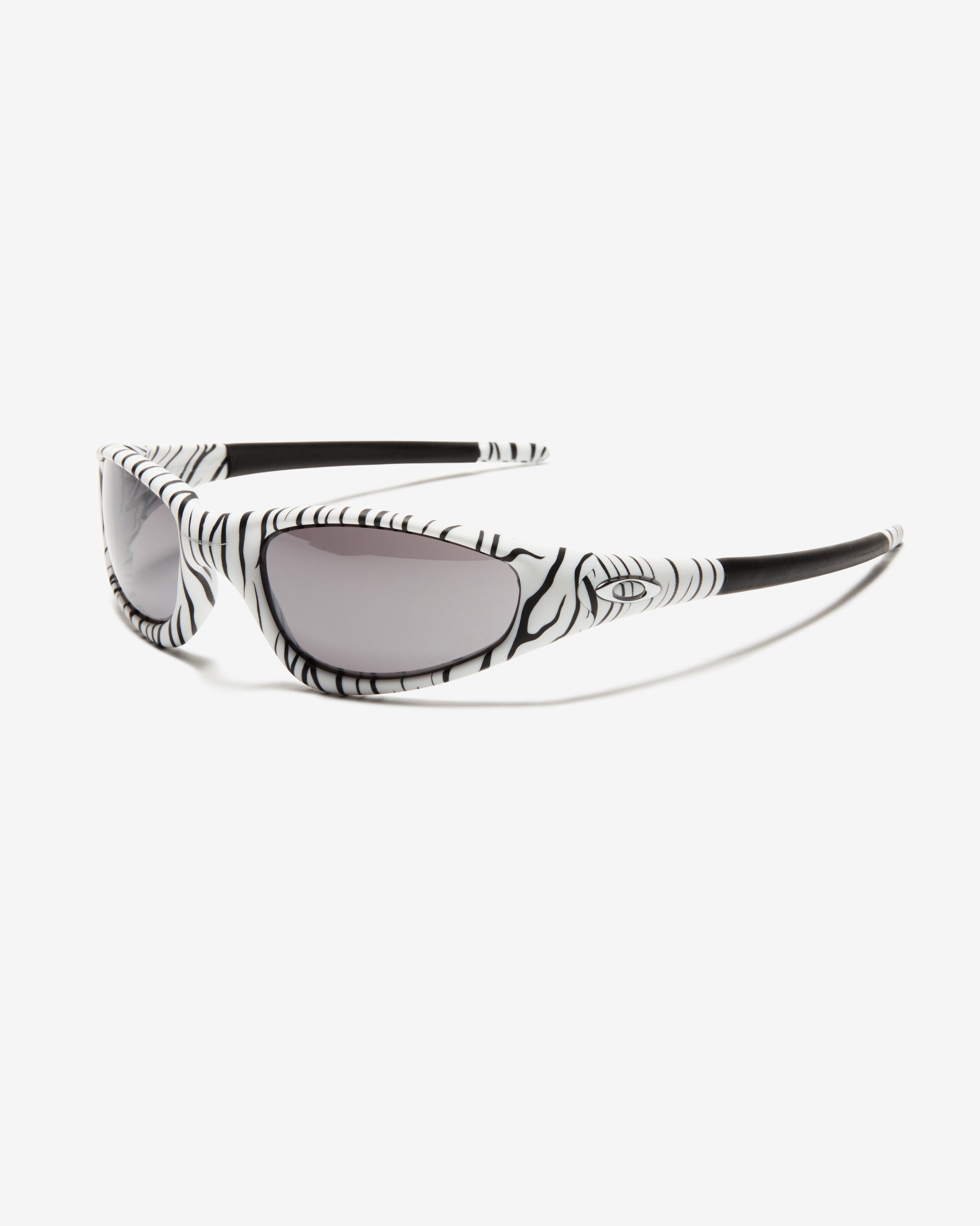 accessories_undefeated_oakley_