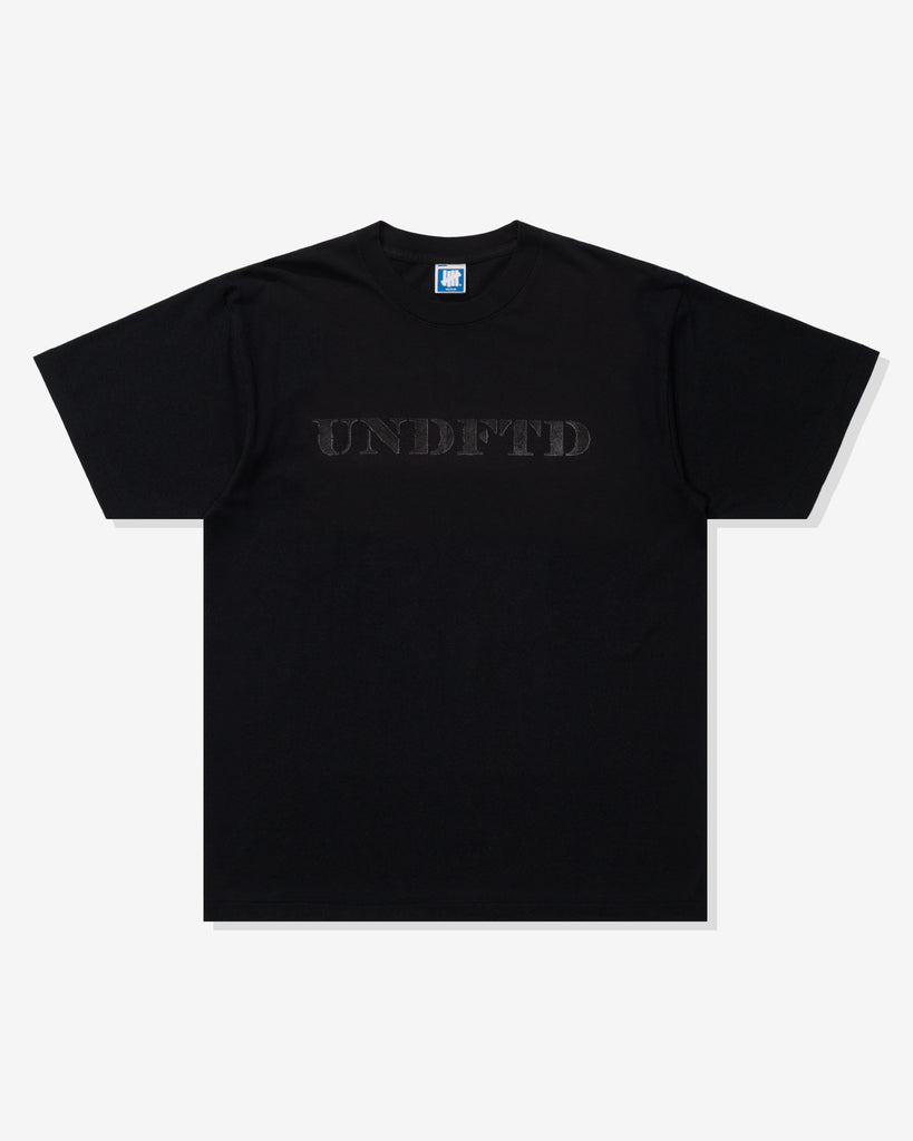 UNDEFEATED STENCIL S/S TEE