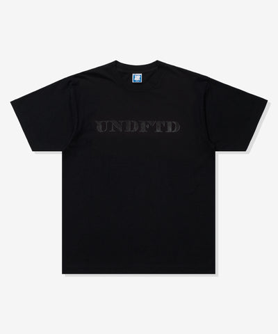 UNDEFEATED STENCIL S/S TEE