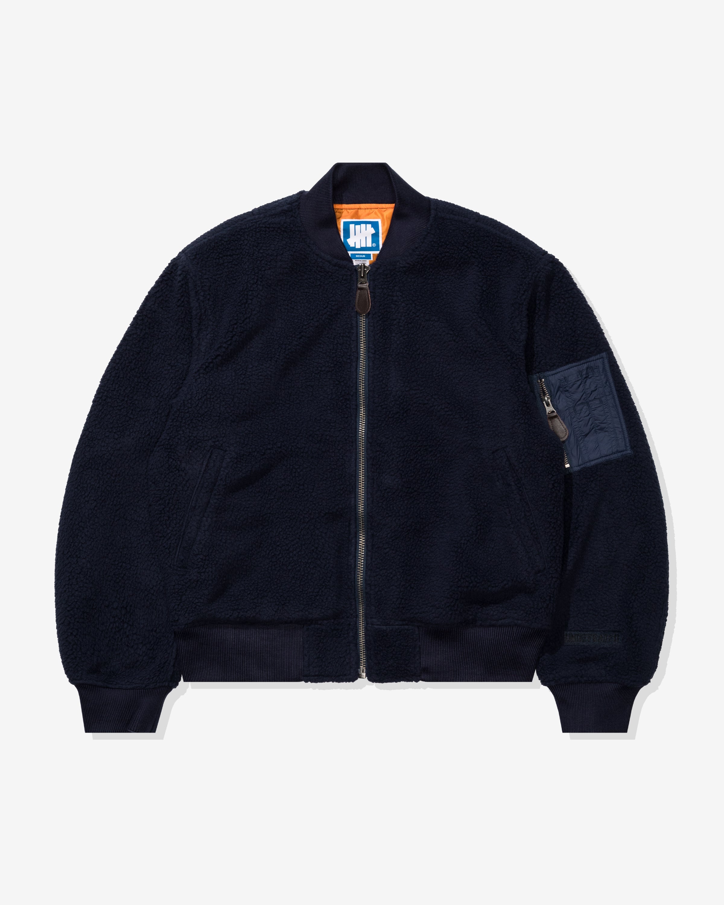 apparel_-tops_undefeated_polar