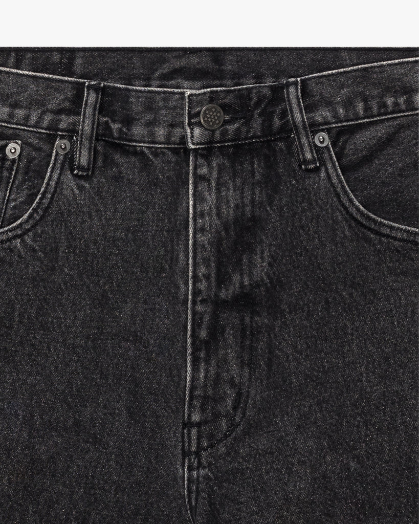 UNDEFEATED 5-POCKET DENIM SHORT