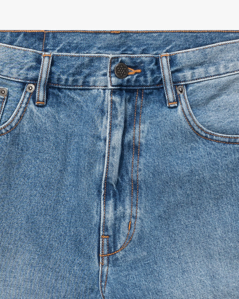 UNDEFEATED 5-POCKET DENIM SHORT