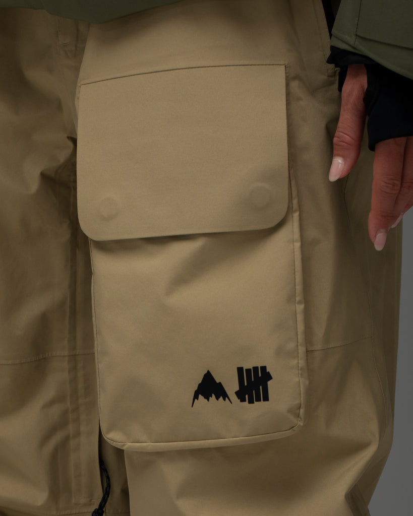 UNDEFEATED X BURTON 2L GORE-TEX BIB PANTS – UNDEFEATED JAPAN
