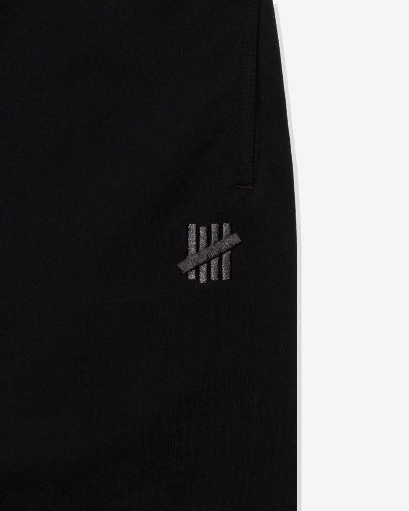 UNDEFEATED ICON SWEATSHORT