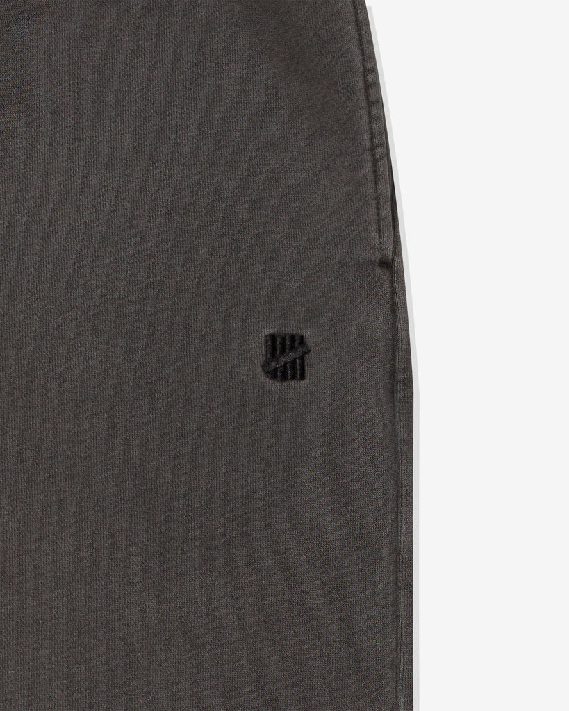 UNDEFEATED PIGMENT DYE SWEATPANT