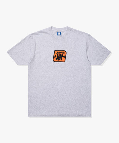UNDEFEATED BADGE S/S TEE