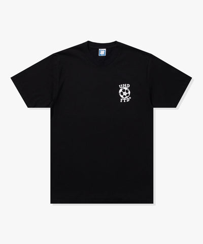 UNDEFEATED FUTBOL S/S TEE