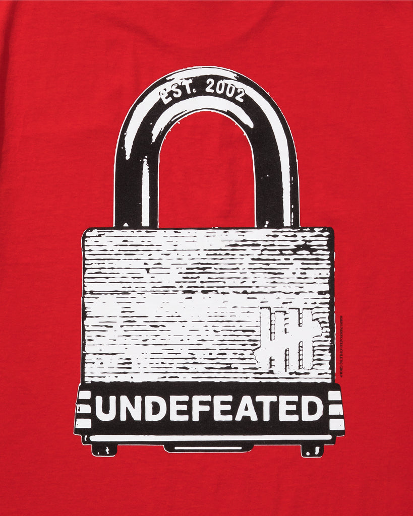 UNDEFEATED LOCK S/S TEE