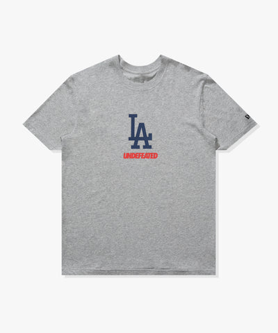 UNDEFEATED x NE x DODGERS STACKED LOGO S/S TEE
