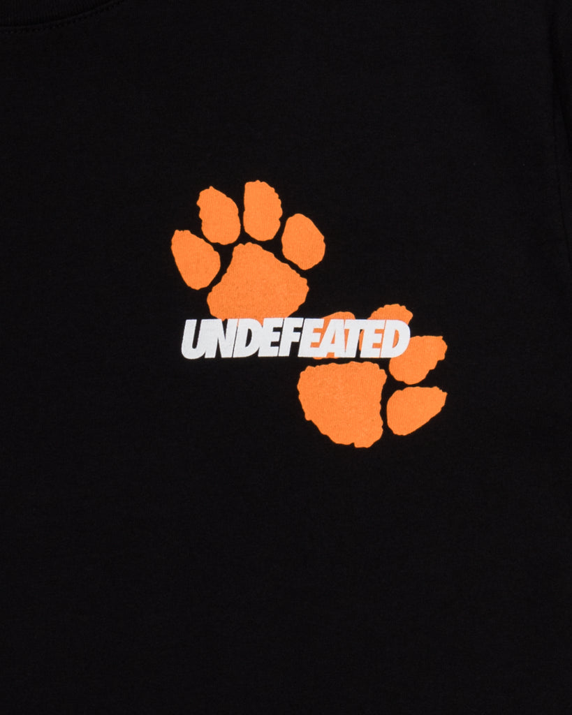 UNDEFEATED PLAY DIRTY S/S TEE