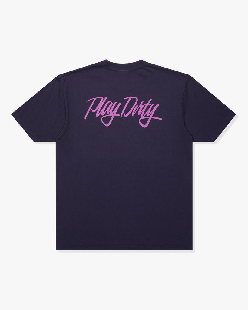 UNDEFEATED SCRIPT S/S TEE