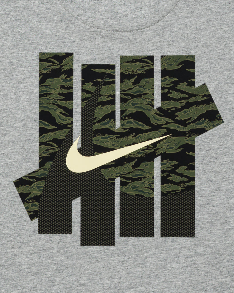 UACTP x NIKE NRG MEN'S PRIMARY SS TOP – UNDEFEATED JAPAN