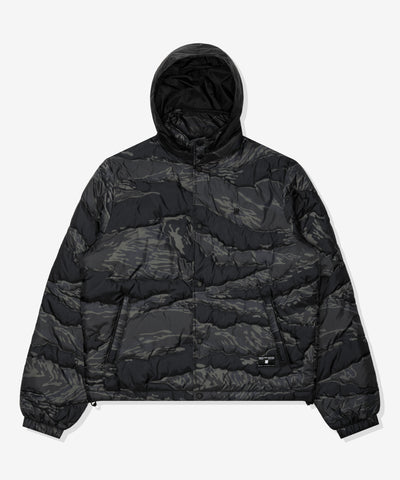 UNDEFEATED HOODED CAMO BUBBLE JACKET
