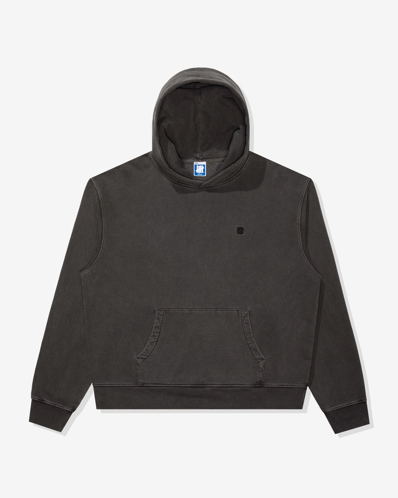 UNDEFEATED PIGMENT DYE PULLOVER HOOD