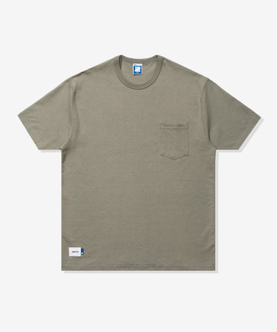 UNDEFEATED STENCIL S/S POCKET TEE