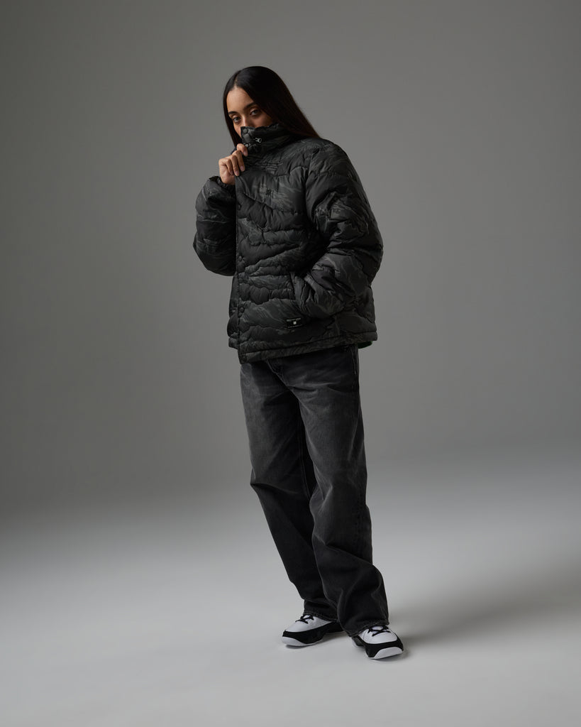 UNDEFEATED HOODED CAMO BUBBLE JACKET