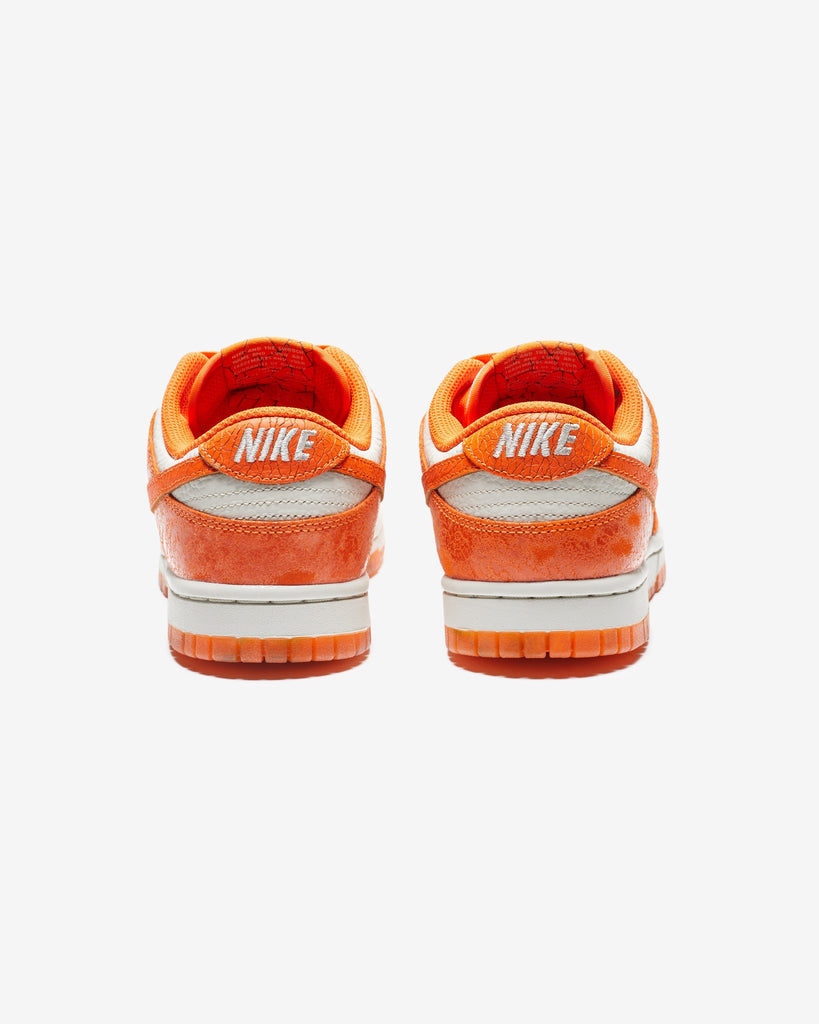 NIKE WMNS DUNK LOW