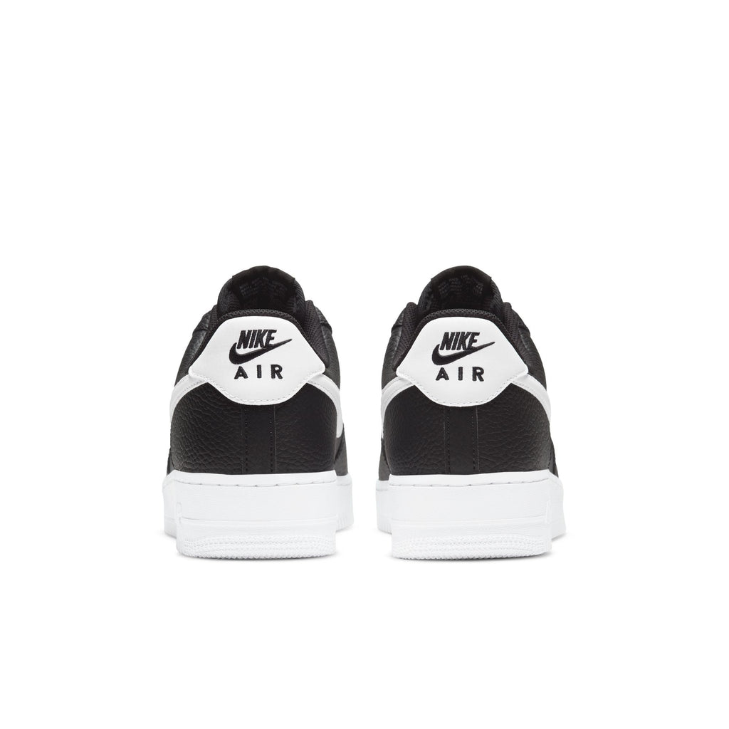 NIKE AIR FORCE 1 '07